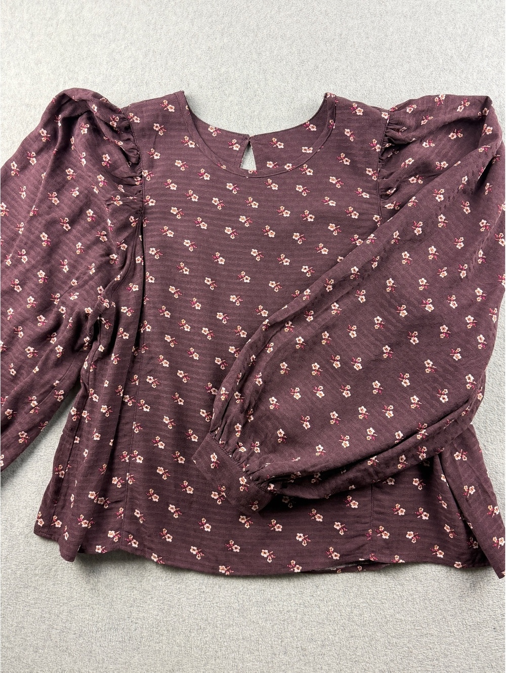 Ditsy floral balloon sleeve flowy top